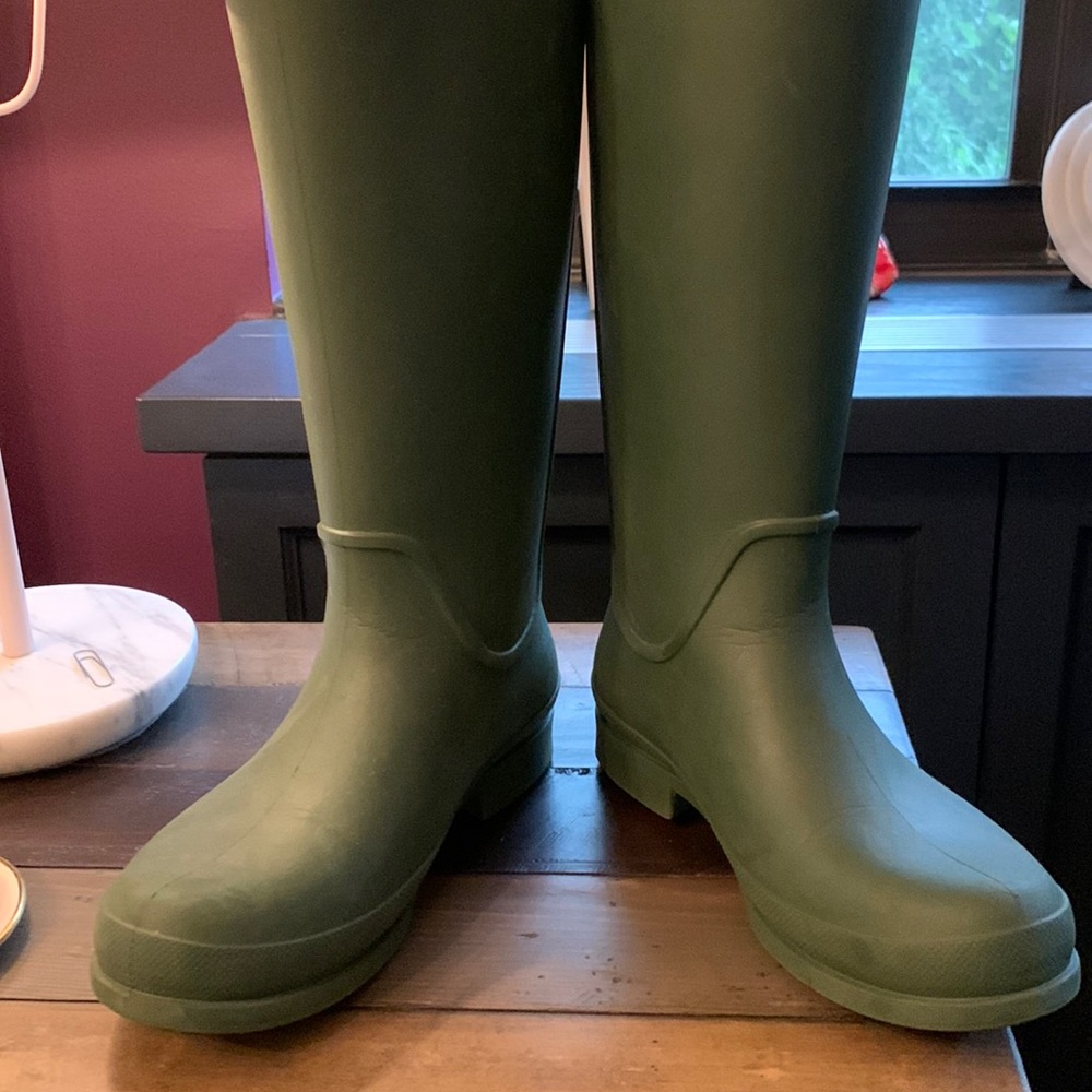Hunter green crocs rain boots